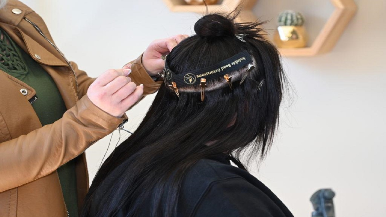 Invisible Hair Extensions for Photoshoots: Achieving Professional Looks at Home